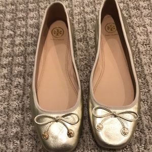 Like new Tory Burch metallic (soft gold) flats